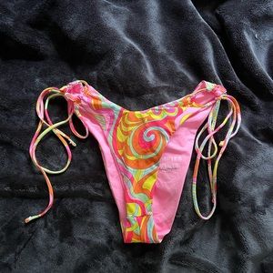 Frankie’s bikinis bottoms